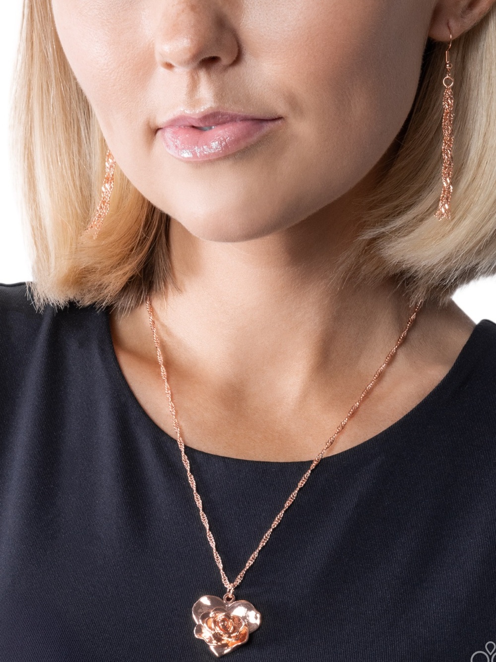 NWT Cooper Rose Pendant Necklace & Earrings Set